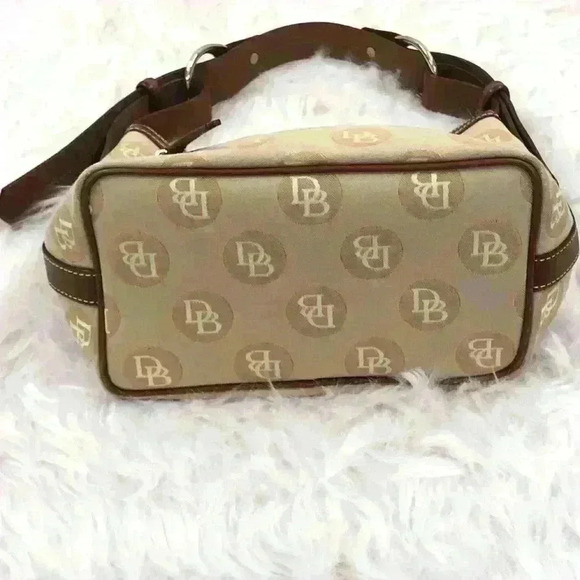 Dooney & Bourke Signature Handbag Purse - Picture 4 of 13